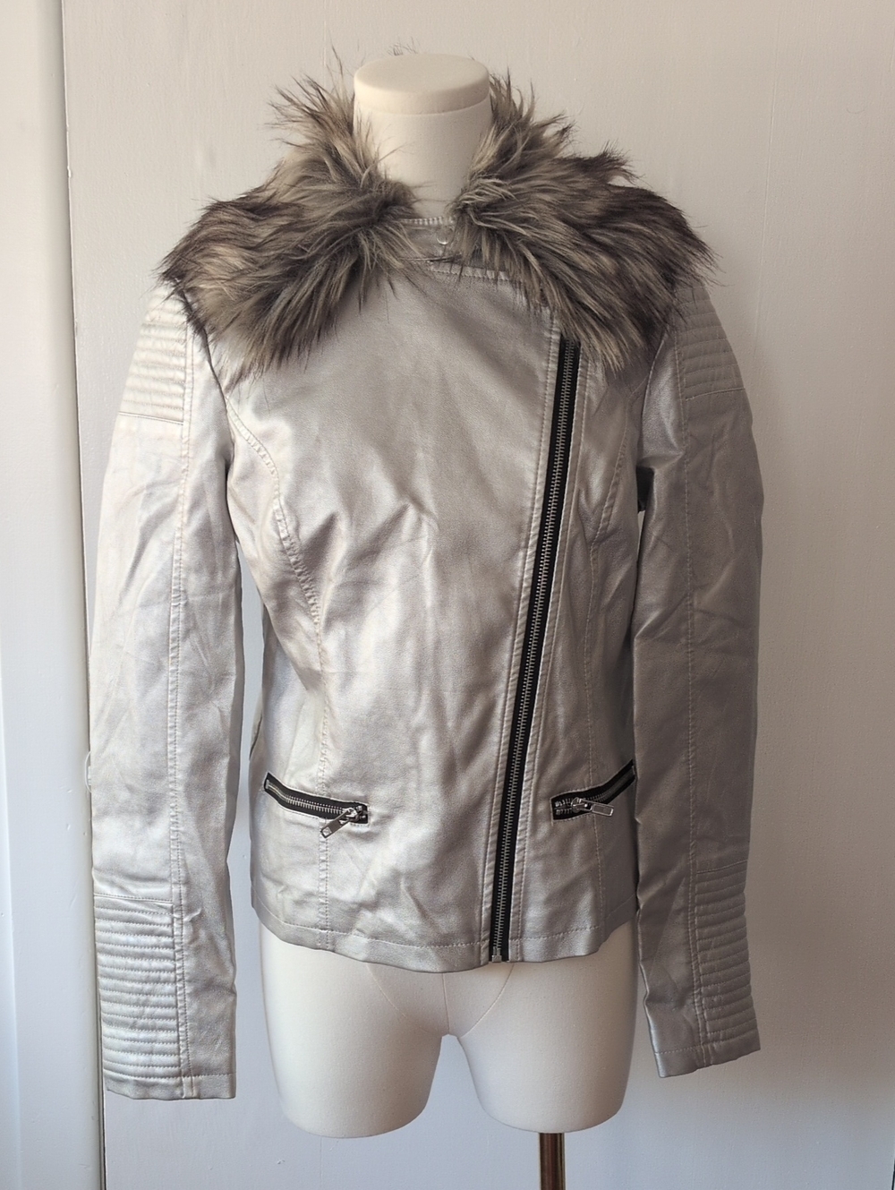 a.n.a Metallic Silver Moto Jacket with Faux-Fur Collar Size Small